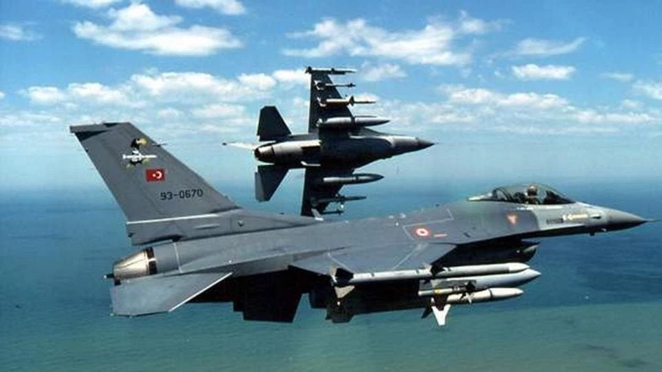 Χωρίς τέλος η τουρκική προκλητικότητα: Εικοσιπέντε παραβιάσεις από τουρκικά F-16 και ελικόπτερα στο Αιγαίο